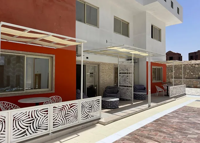 Small Lovely Cheerful Apartment Close To El Gouna